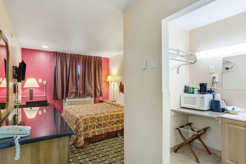 Rodeway Inn & Suites Raton - фото 7