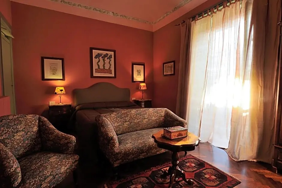 Standard Double room with balcony (full double bed)