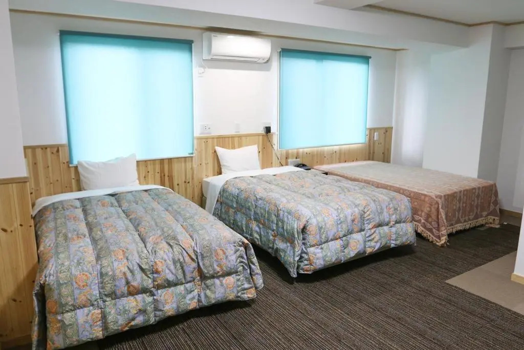 Standard Triple room