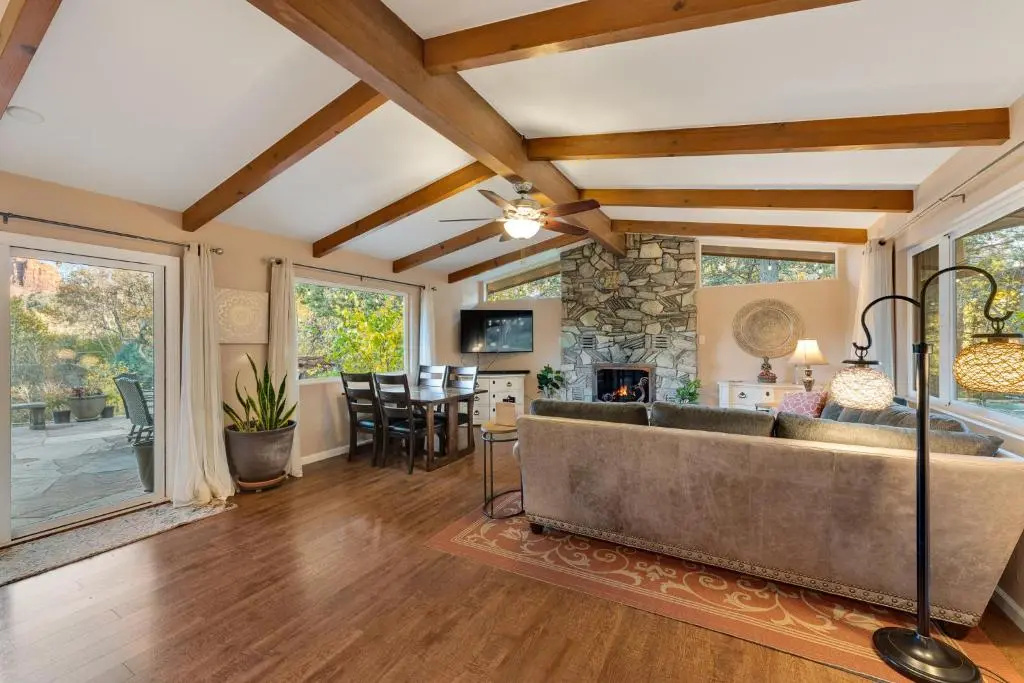 2 Bedrooms Cottage
