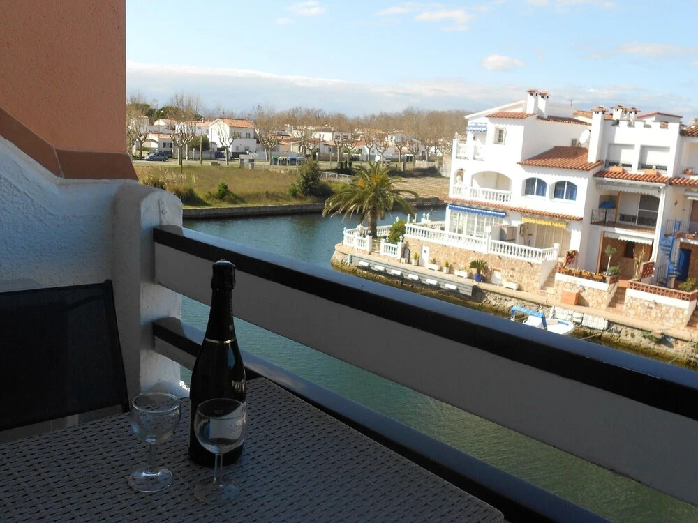 Apartment With one Bedroom in Empuriabrava, With Wonderful sea View and Furnished Balcony
