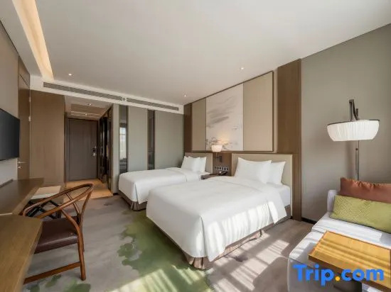 Deluxe Double room with lake view (twin beds)