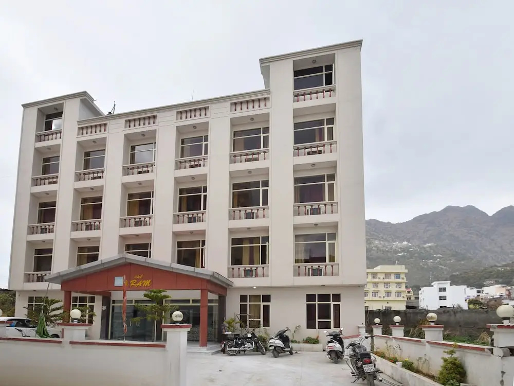 OYO 11616 Hotel Shree Ram