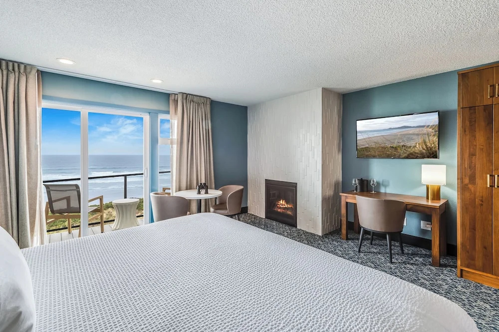 Deluxe Double room with balcony (full double bed)