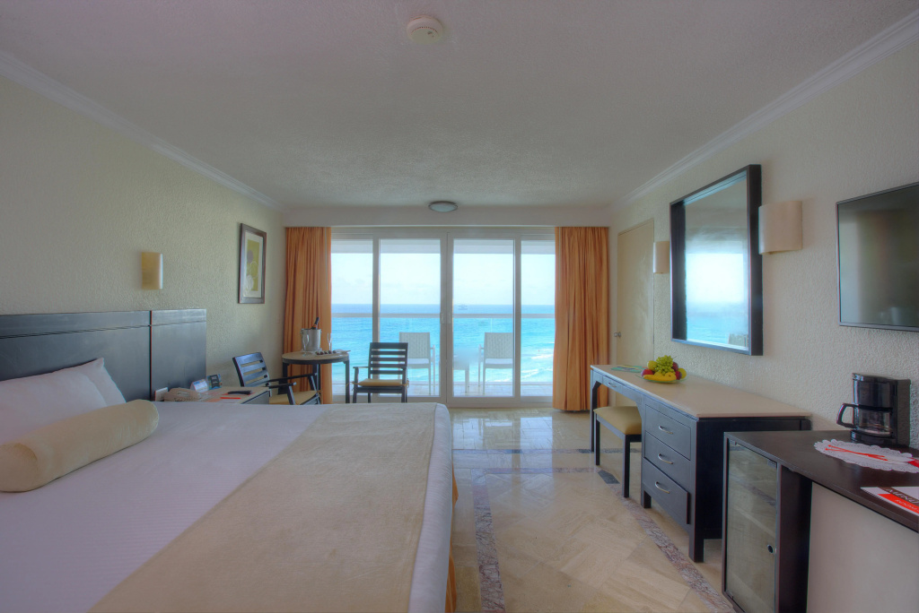 Krystal Cancun  — 3