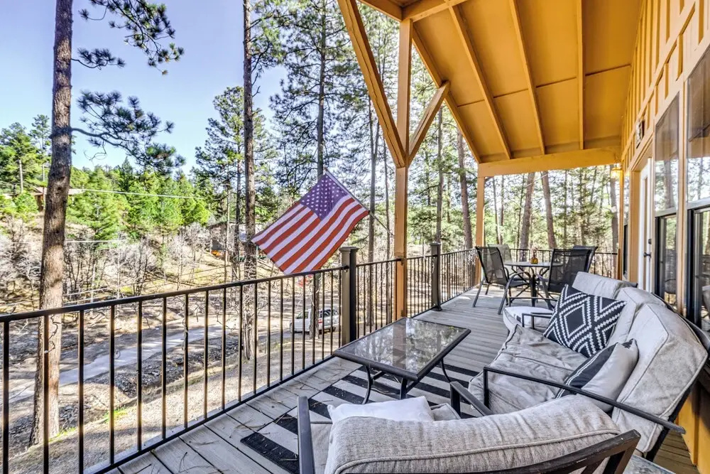 Hot Tub Haven w/ Game Room & Grill in Ruidoso!