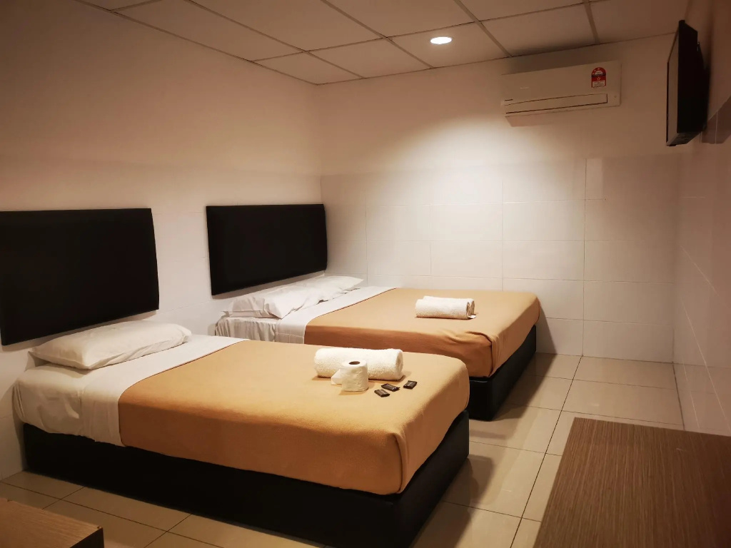 Economy Triple room