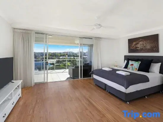 4 Bedrooms Premium Apartment