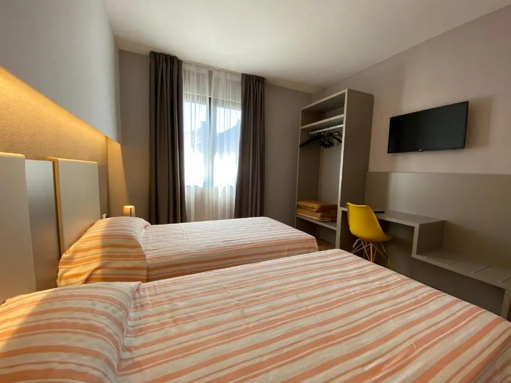 Standard Double room (full double bed)