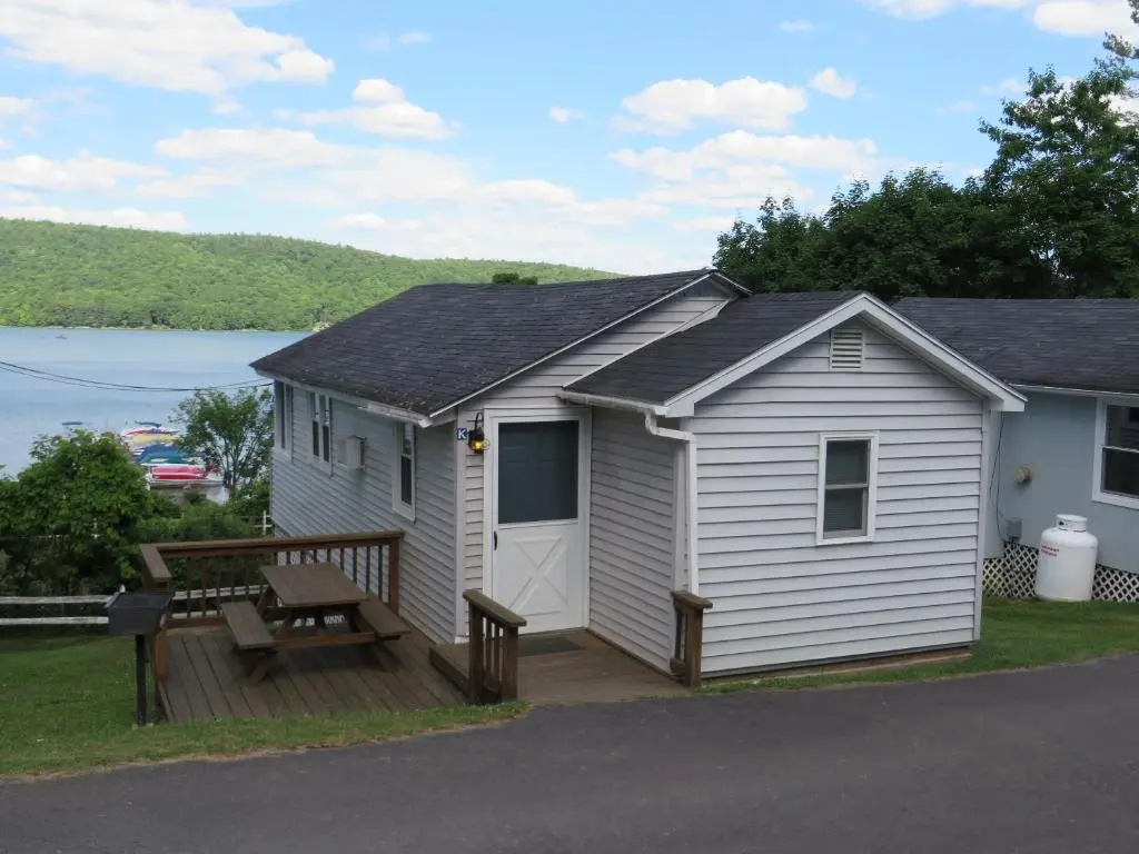 2 Bedrooms Cottage