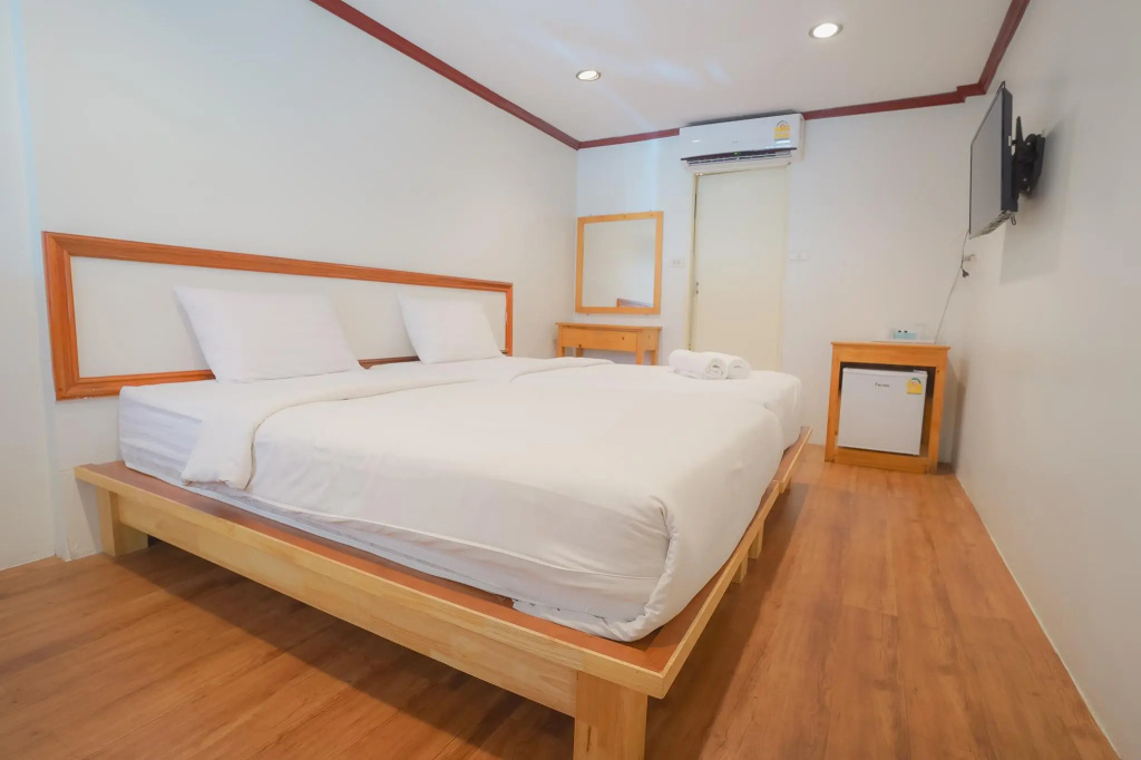 Economy room