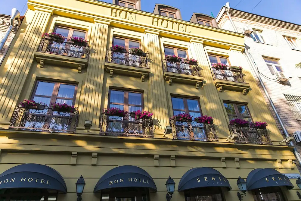 Bon Hotel