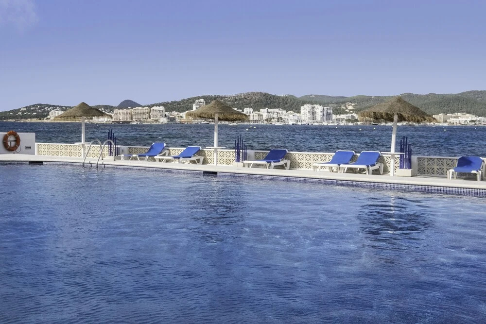 Beach & Waterfront