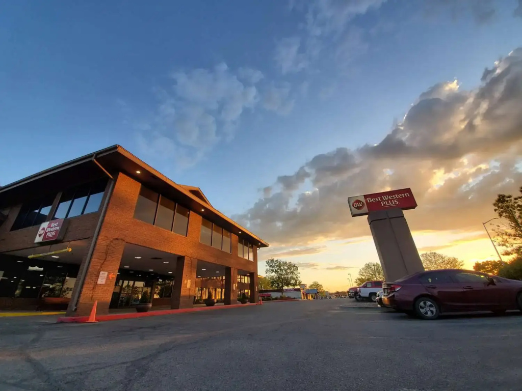 Best Western Plus Plaza Hotel