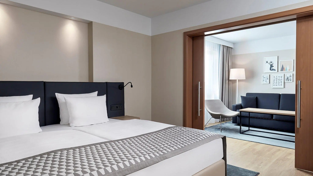 Double room (full double bed)