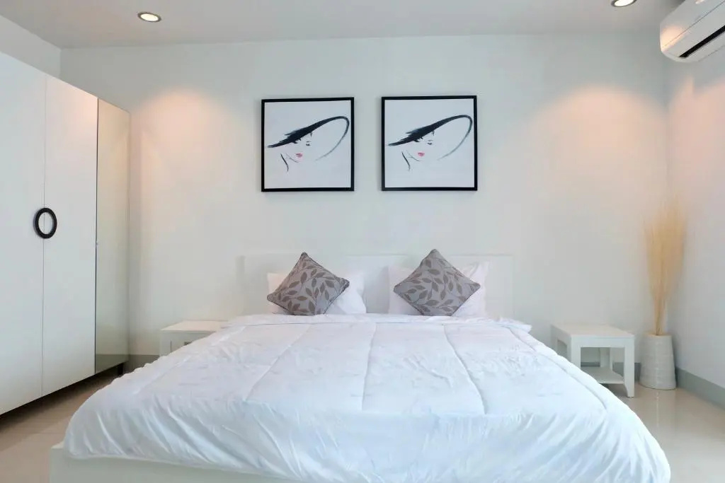Deluxe Double room (full double bed)