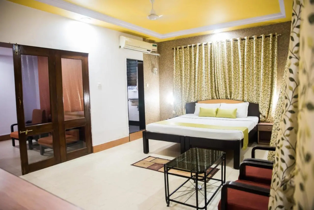 10765 Hotel Tanish