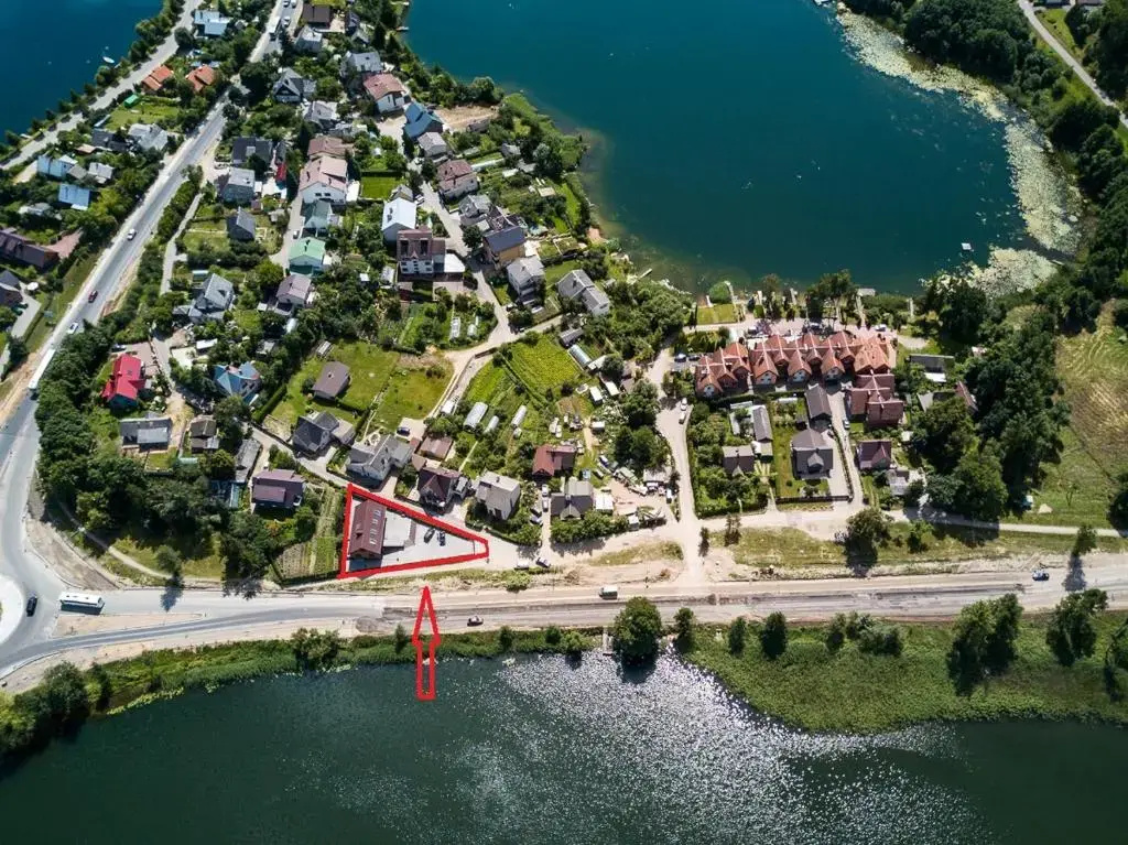 Standard Double room with lake view (full double bed)
