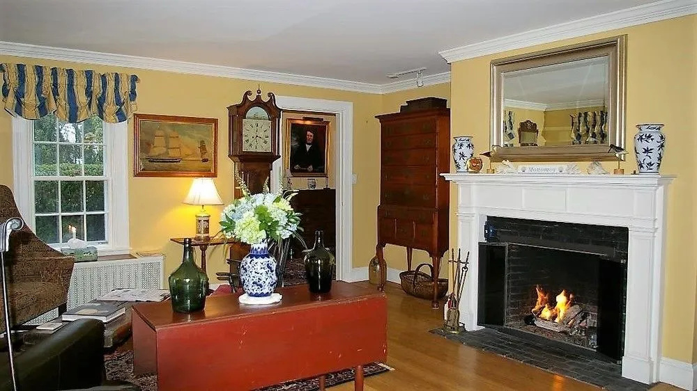 Carriage House Inn - фото 2