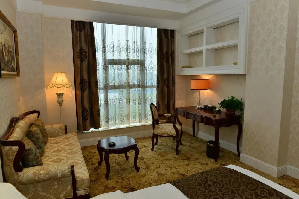 Food & Beverage