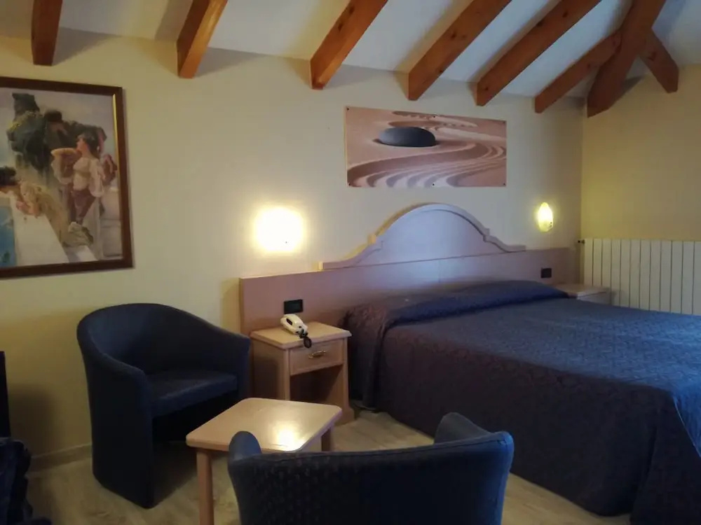 Hotel Lo Scoiattolo - Chambres