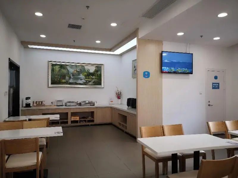 Food & Beverage
