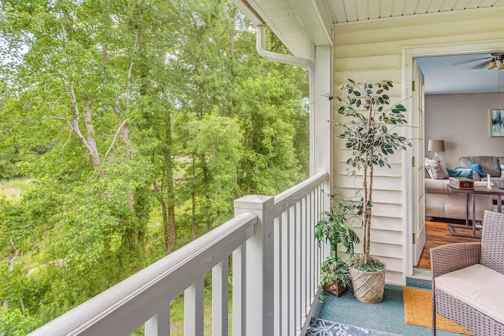 River Oaks Fairways Three-bedroom Apartment 10-B