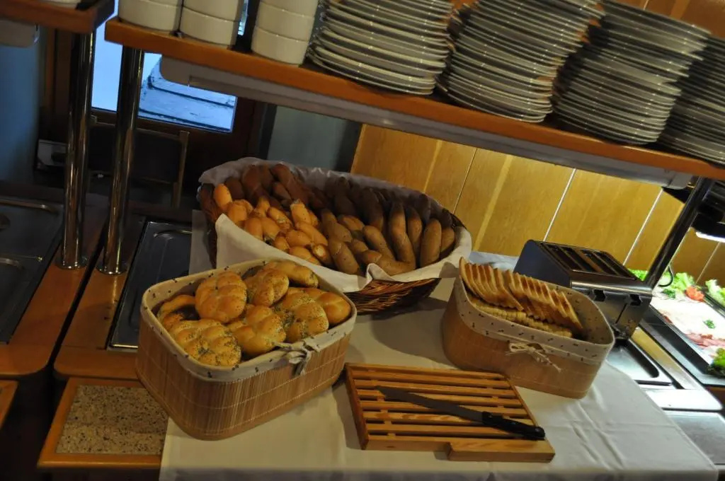 Food & Beverage