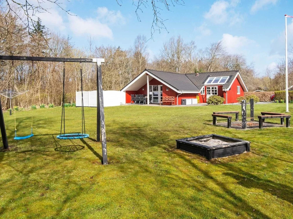 6 Person Holiday Home in Hemmet
