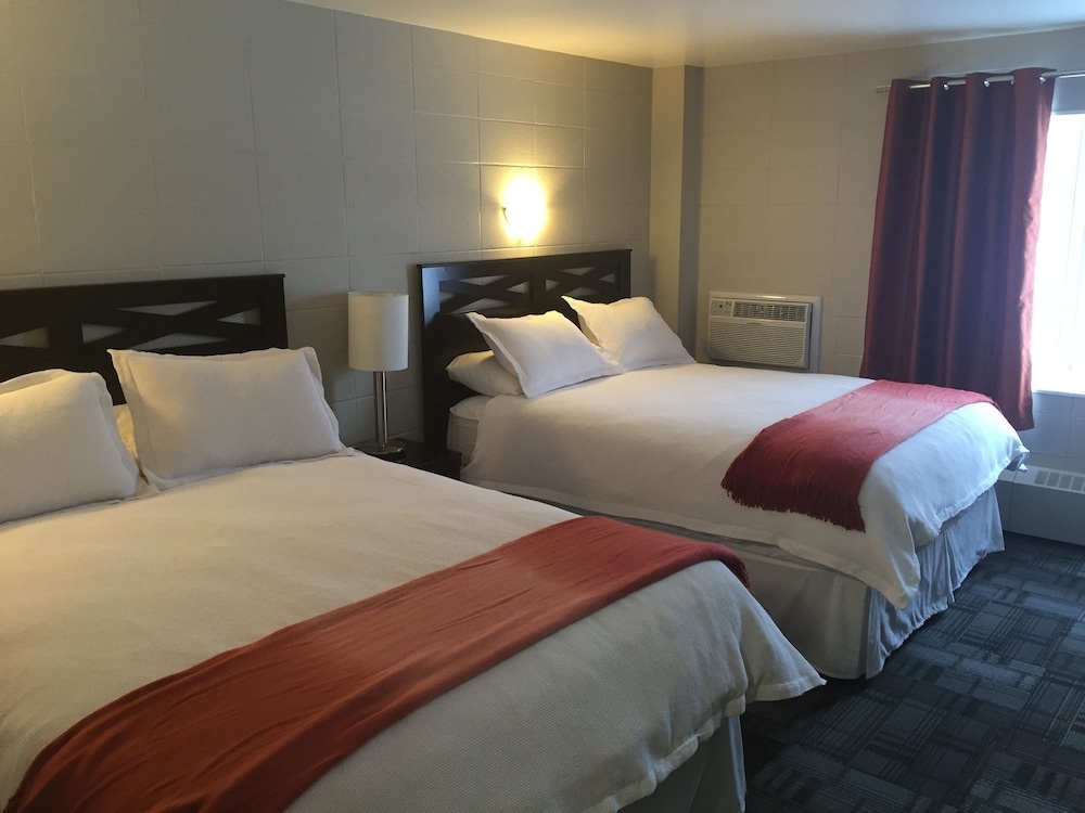 Grand Marshal Inn — 5