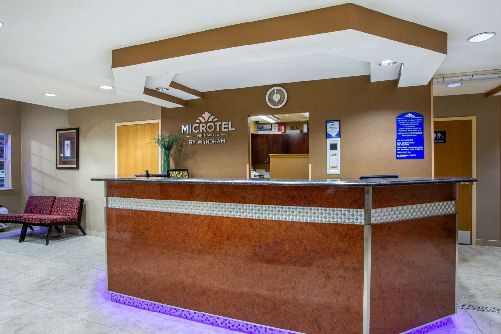 Lobby & Reception