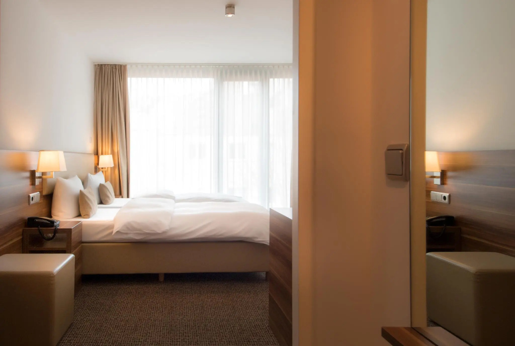 Standard Double room (full double bed)