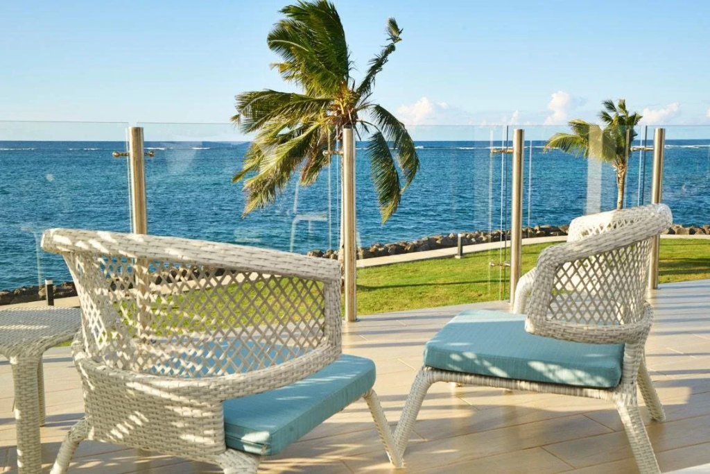 Beach & Waterfront