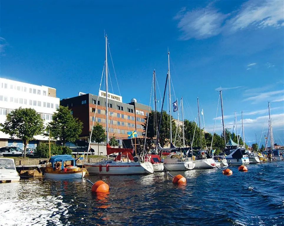 First Hotel Stadt - Chambres