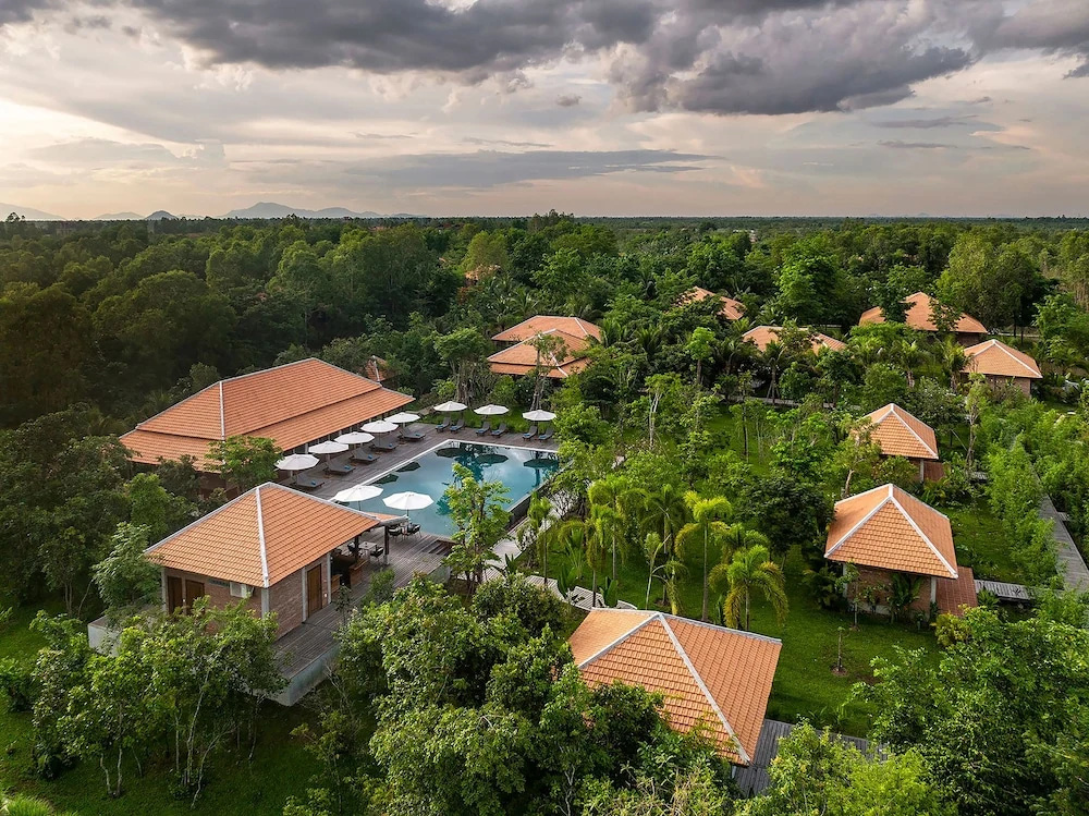 Farmhouse Resort & Spa