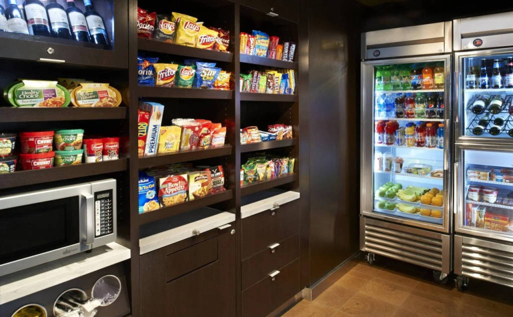 Food & Beverage