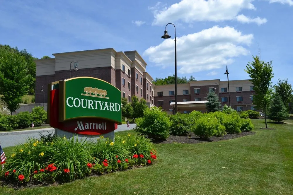 Courtyard Hanover Lebanon