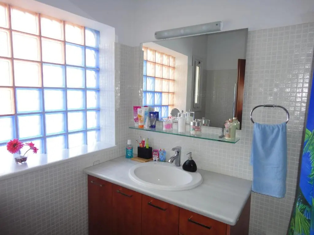 2 Bedrooms Cottage