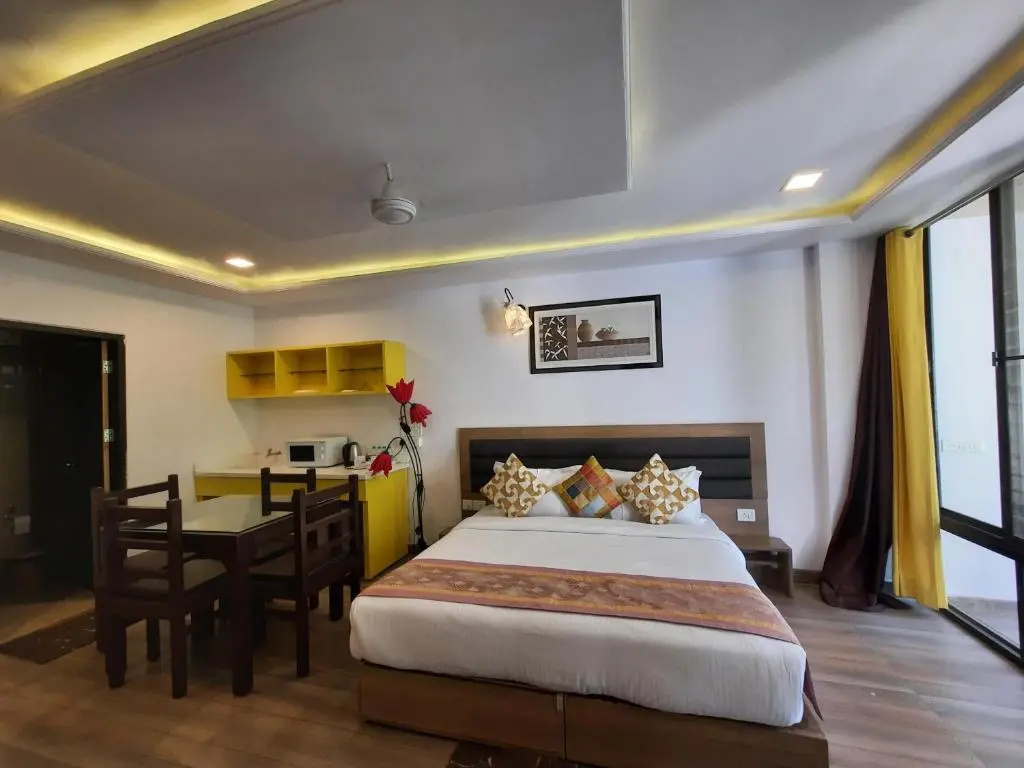 Standard Double room with mountain view (full double bed)