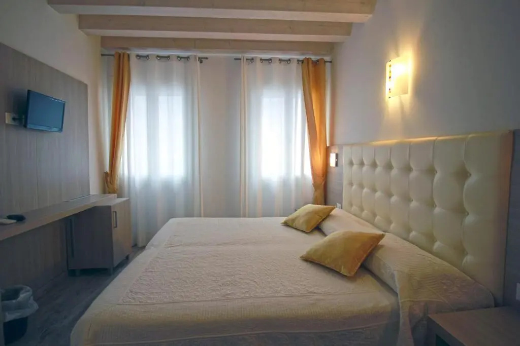 Standard Double Basement room (full double bed)