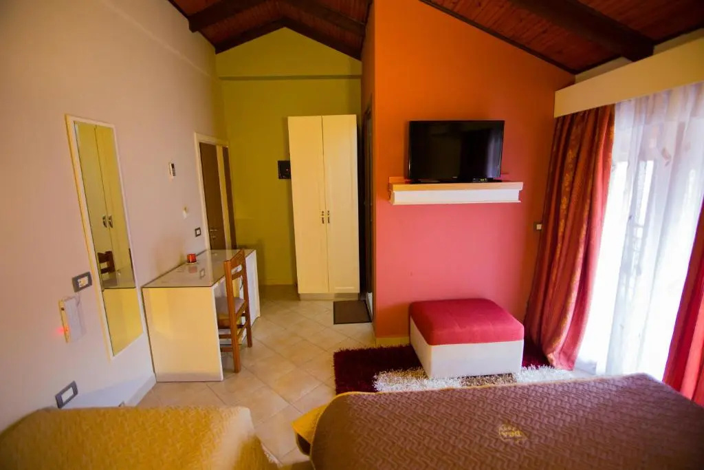 Standard Triple room with balcony
