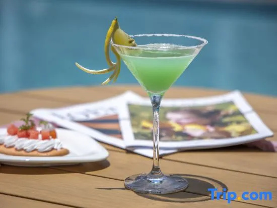 Food & Beverage