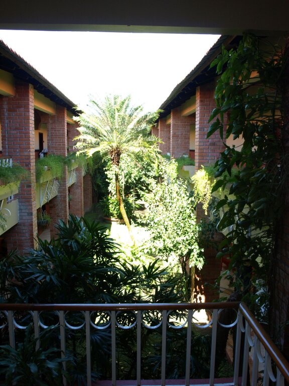 Hotel La Quinta image