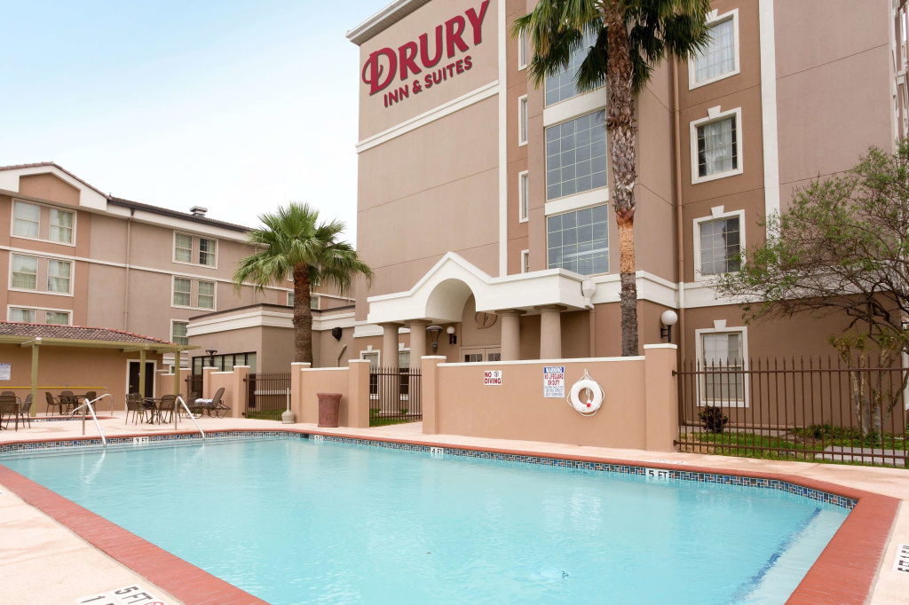 McAllen Plaza Hotel & Suites