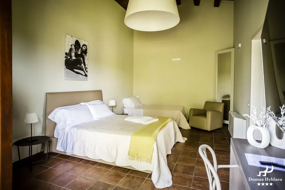 Deluxe Double Apartment with garden view (full double bed)