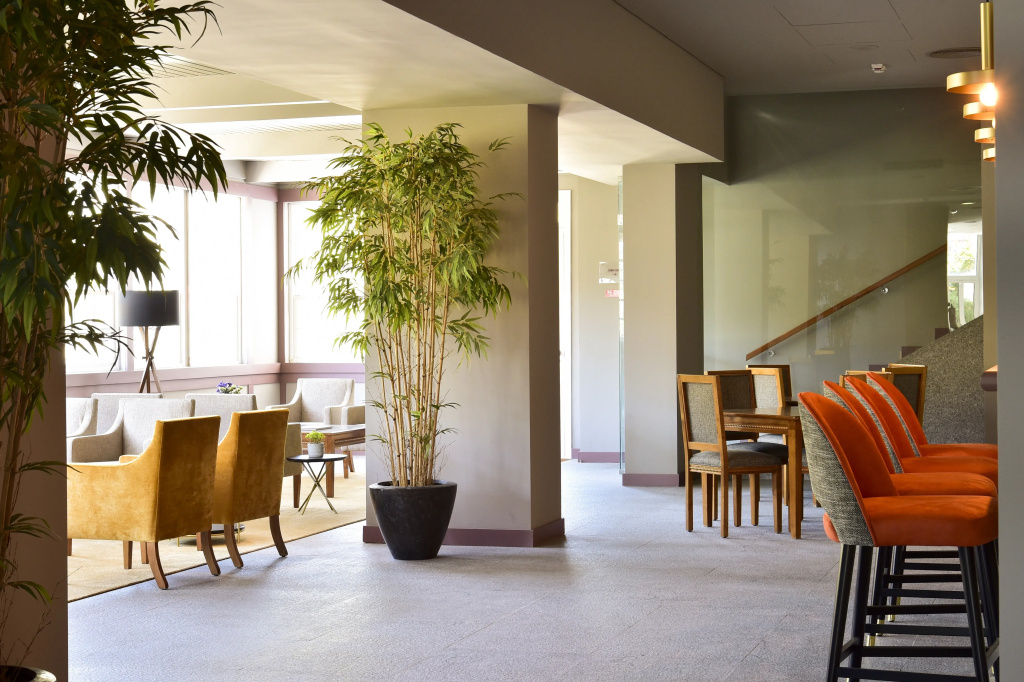 Lobby & Reception