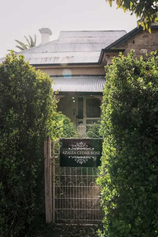 Azalea Cedar-Rose Villa
