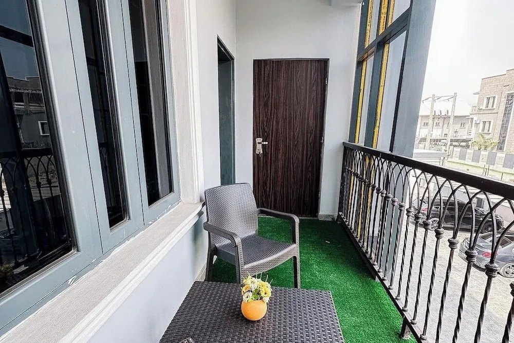 Emiez Apartment and Hotel