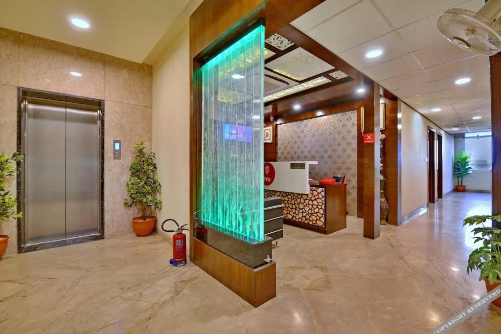 Lobby & Reception