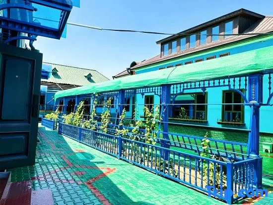 Yining Moon Canal Homestay